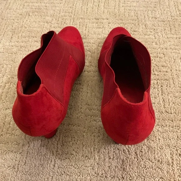 ❤️⚡️SoftMoc Red Faux Suede Slip-On Shoe Boots Heeled Ankle Style Sz 9M EUC - Picture 4 of 9
